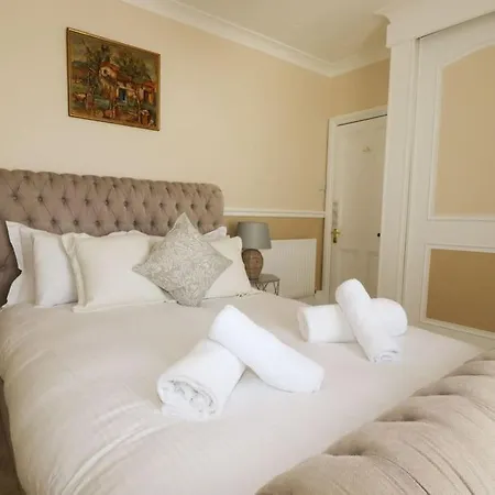 Gorgeous House In Newquay Walking Distance From Fistral Beach Exterior photo